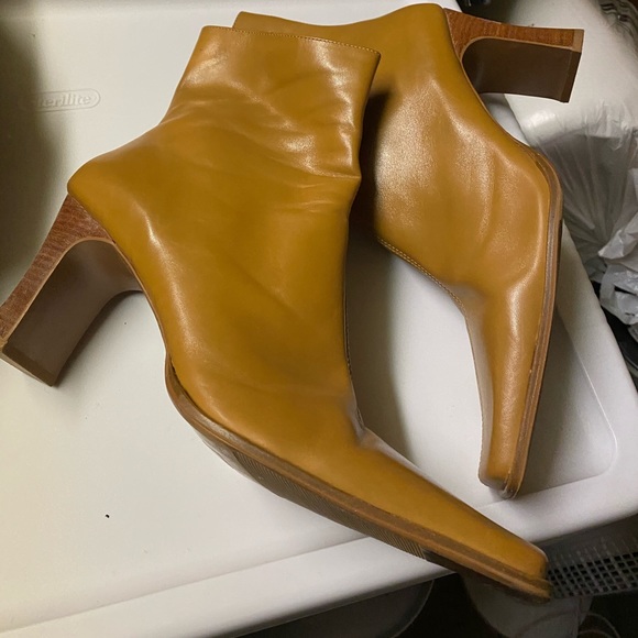 Pre-Owned- Ankle Leather Boots - Picture 2 of 8